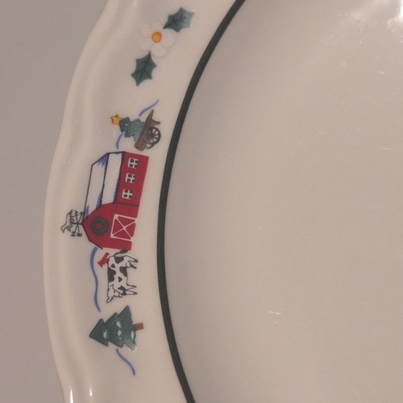 Pfaltzgraff Winter Scene Dinner Plate - White and Green - Picture 12 of 12